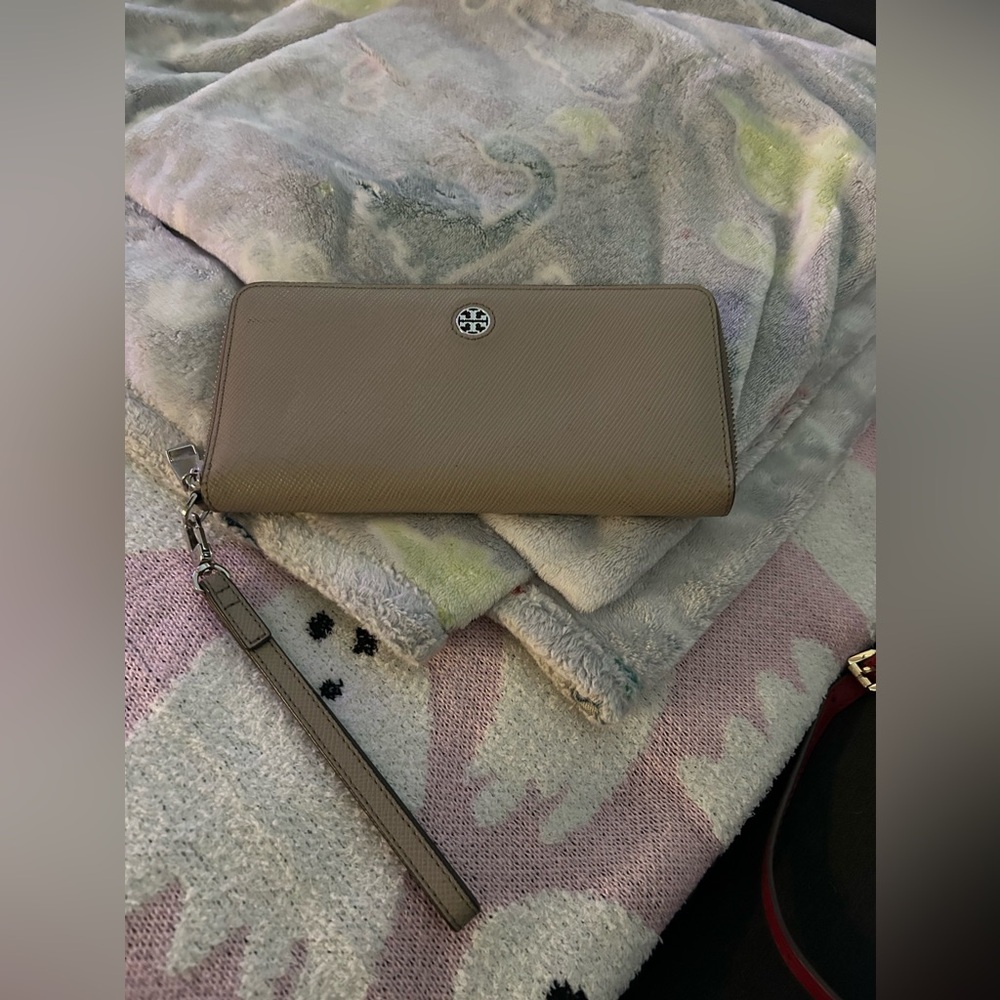 Tory Burch wallet